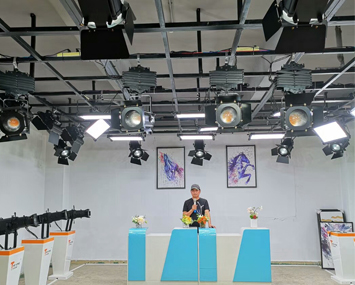 How to choose your led film light?