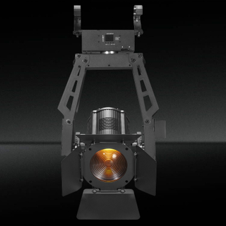 Cheap LED Fresnel Spotlight with Auto Zoom for Video