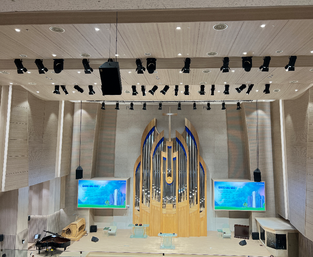 300W LED Fresnel and Profile Light in Incheon Central Methodist Church