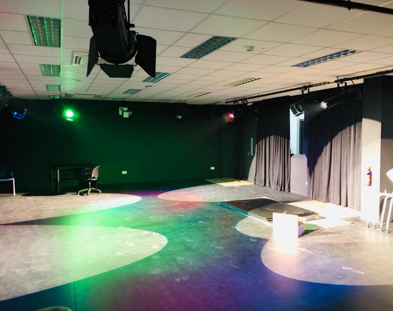Led Ellipsoidal Light and Fresnel light for dance studio 